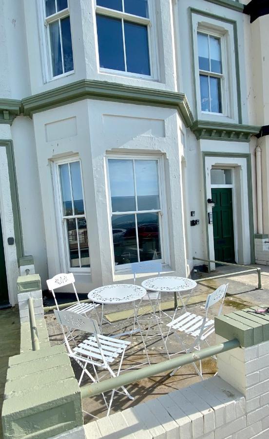 Seascape - Fantastic Location With Sea Views! Scarborough Eksteriør bilde