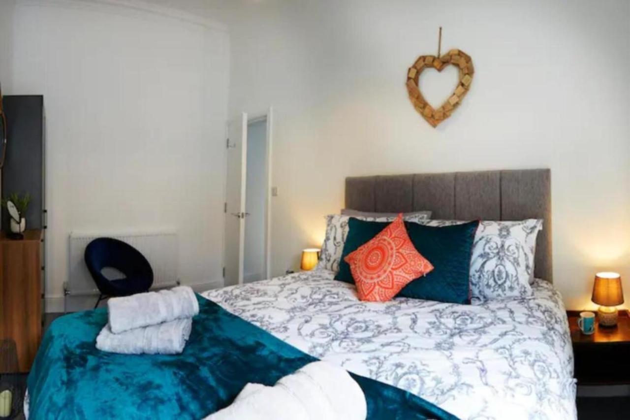 Seascape - Fantastic Location With Sea Views! Scarborough Eksteriør bilde